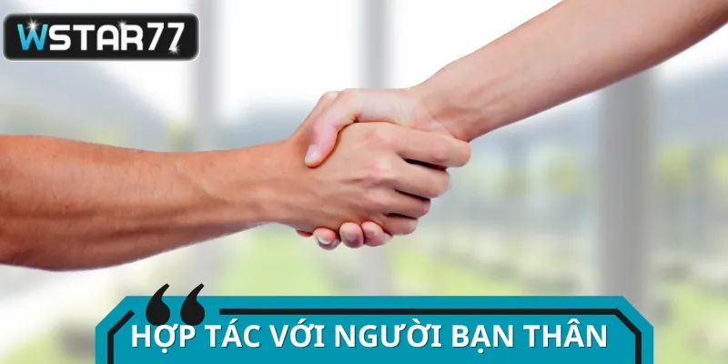 Sau khi báo tin vui với gia đình, Tuấn đã bắt tay khởi nghiệp với bạn thân